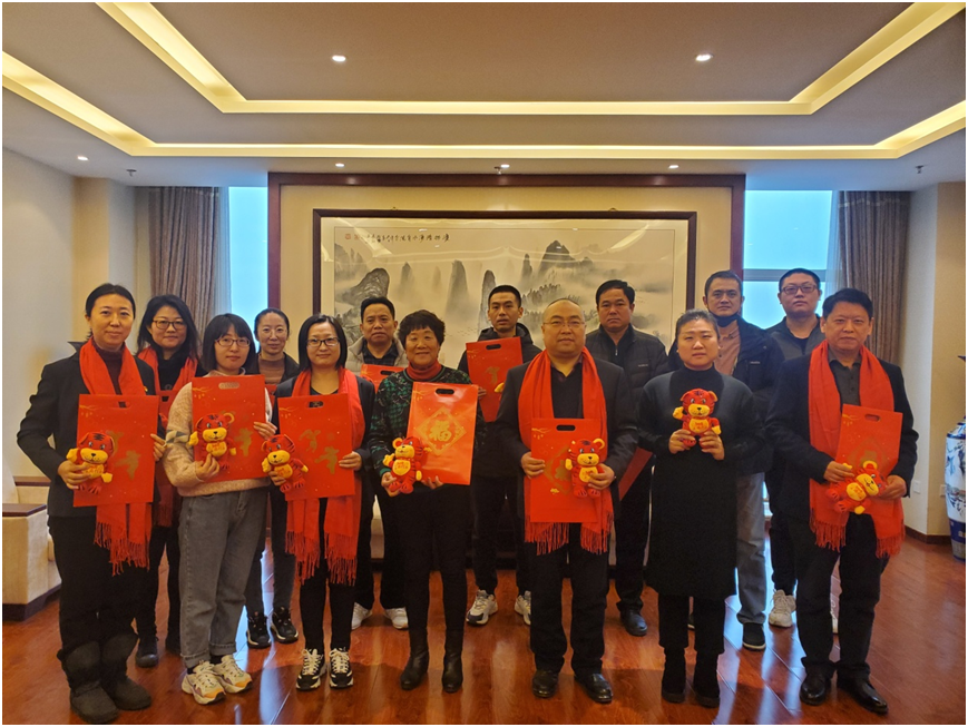 房山區(qū)住房和建筑行業(yè)聯(lián)合會領(lǐng)導(dǎo)蒞臨我集團(tuán)慰問送溫暖